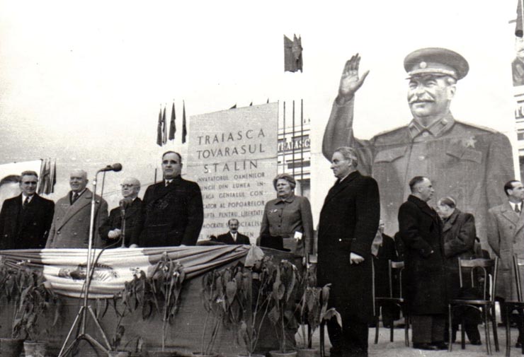 gheorghe dej ținând discurs