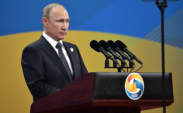 putin ținând un discurs