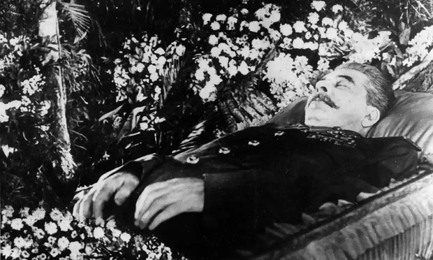 stalin decedat